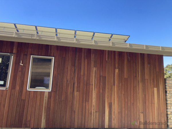 Another area displaying a similar pattern also installed fascia board