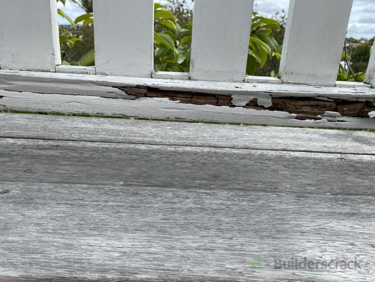 Replace rotten timber on deck balustrade (#1235538) | Builderscrack