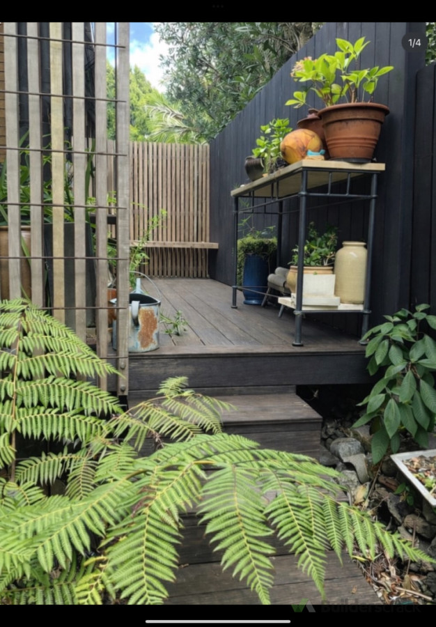 New bamboo deck with vitex fence, seat and screen