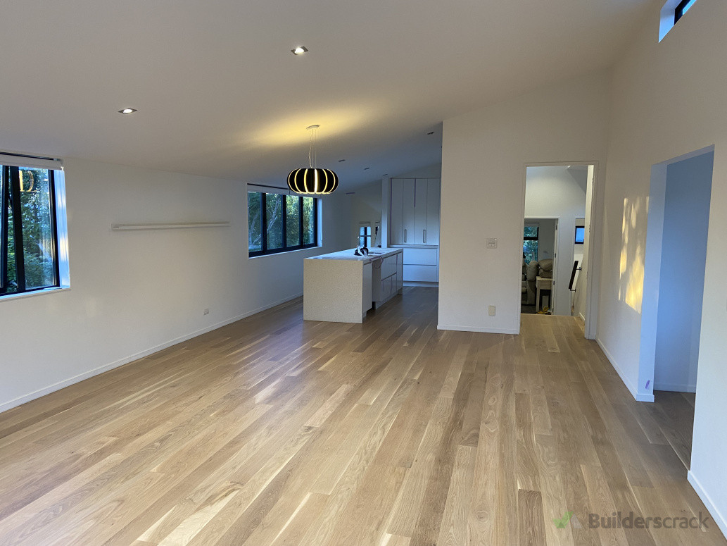 Solid American oak coded with water-based polyurethane with a blonde tint