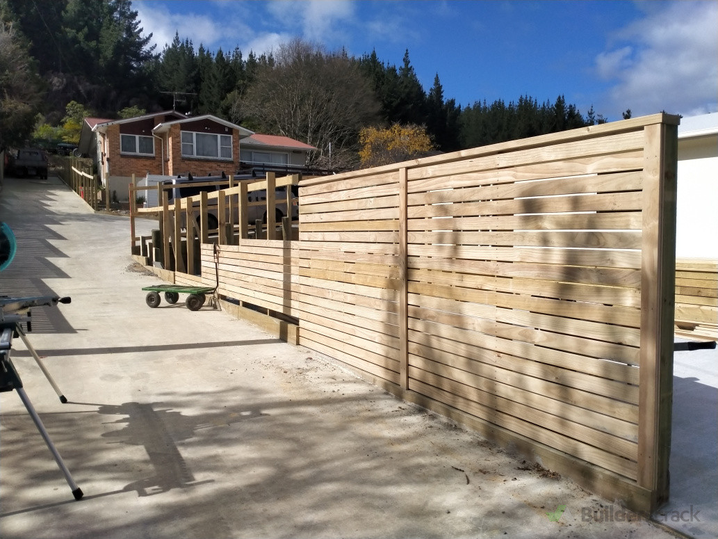 New 1.8m slat fence