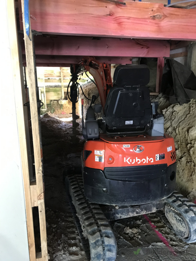 Restricted or tight access earthworks or drilling? No problem for our 1.7tonne Kubota