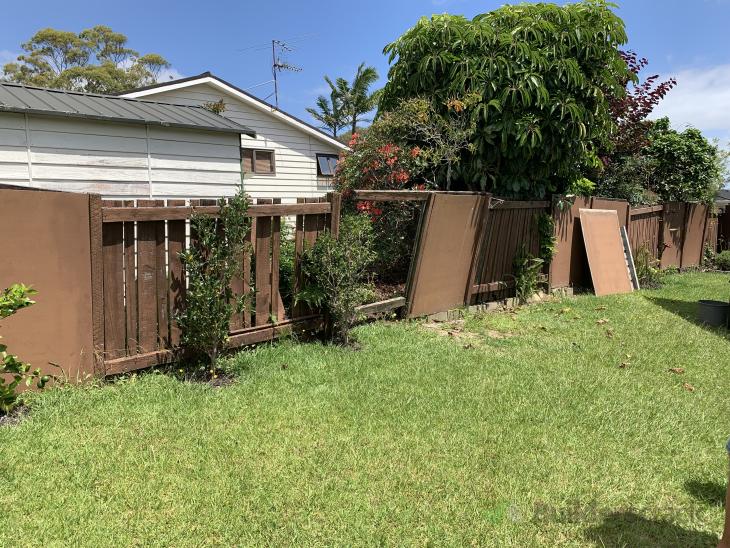 Timber Fence replacement (#1241272) | Builderscrack