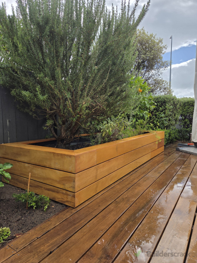 Quick little garapa planter box