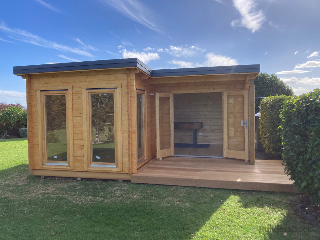 Ohauiti log cabin