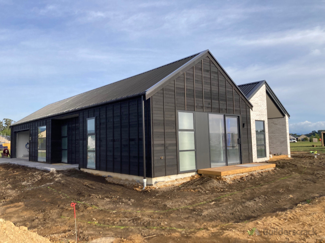 Omokoroa Black cedar and brick new build