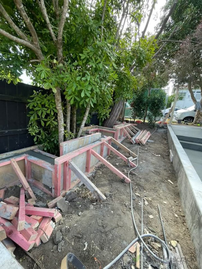 Stage 2 - Concrete walls on the boundaries