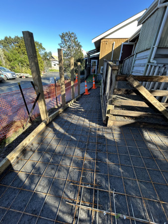 Reinforcing mesh