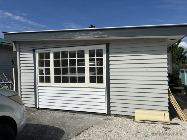 Garage door 👉 Second hand Joinery