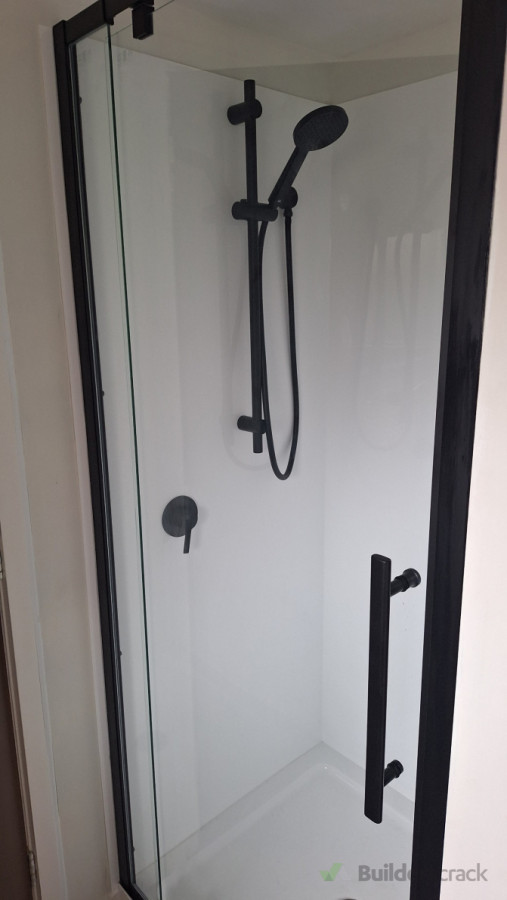 Alcove shower