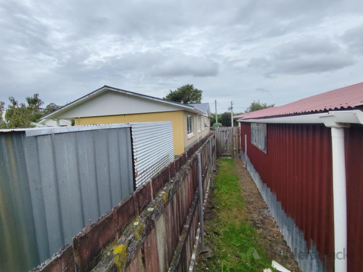 Property line - Timber fence replacement (#1243914) | Builderscrack