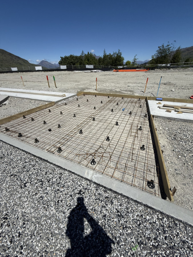 Prep and place concrete driveways and footpath