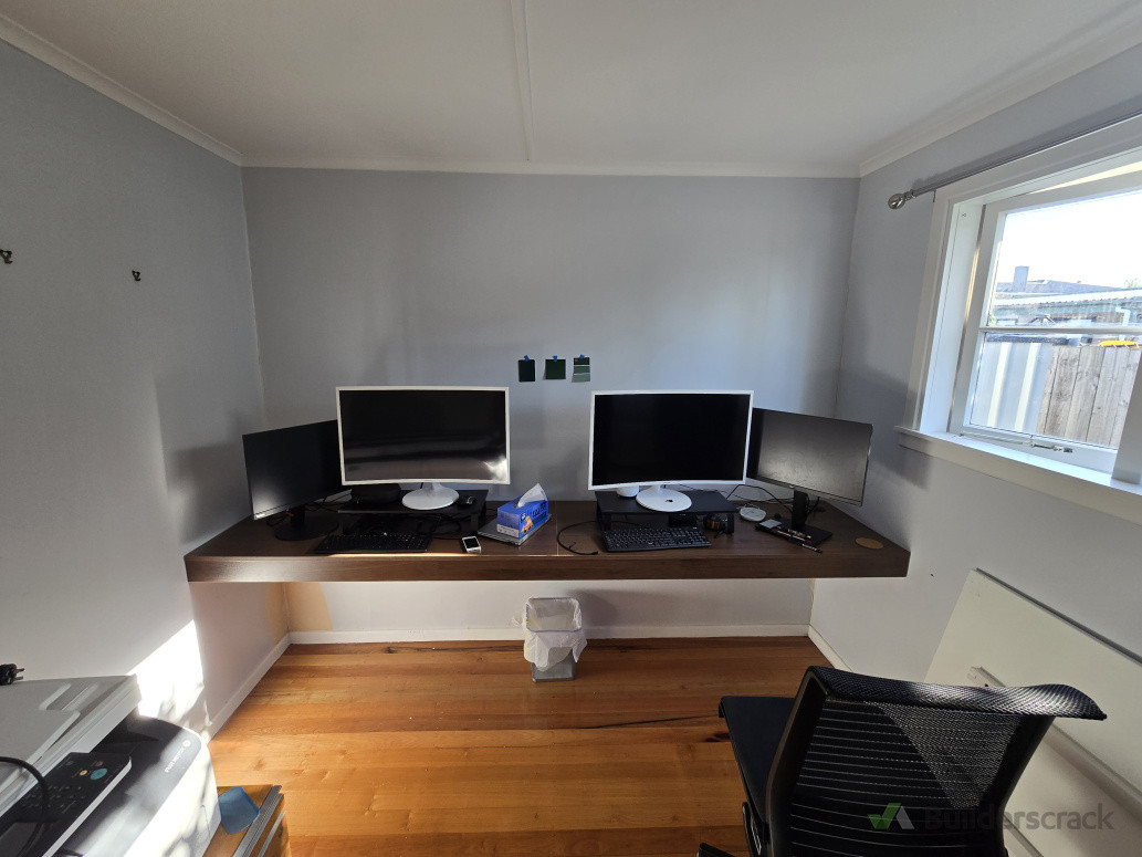 Floating office desk