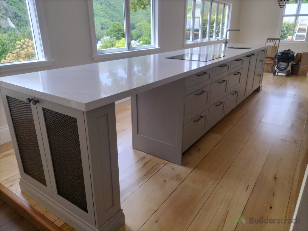 Long Island with integrated sink and hob