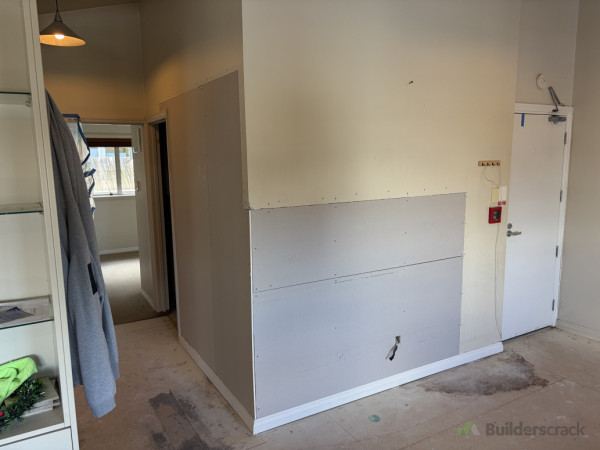 Wall outside bathroom gibbed .1