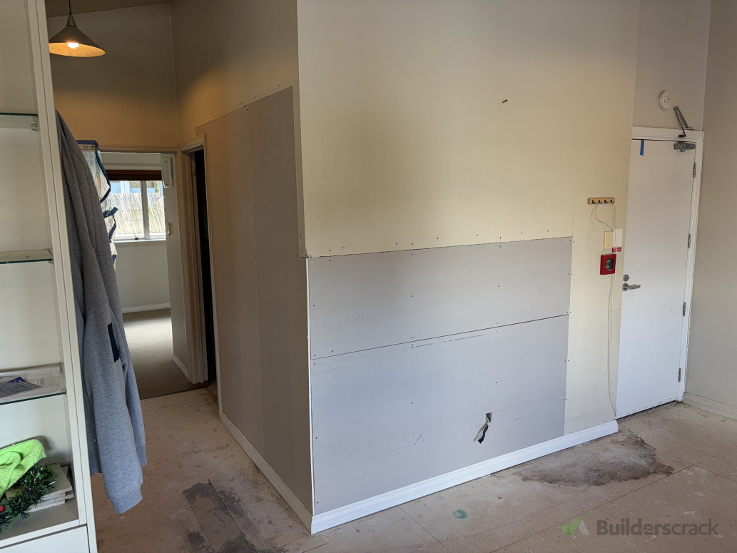 Wall outside bathroom gibbed .1