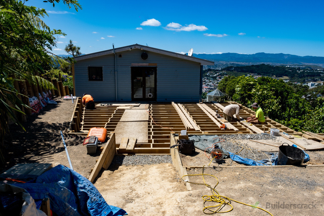 Cantilevered Deck Formwork