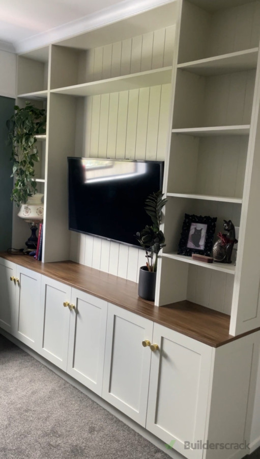 Built-In TV & Storage unit