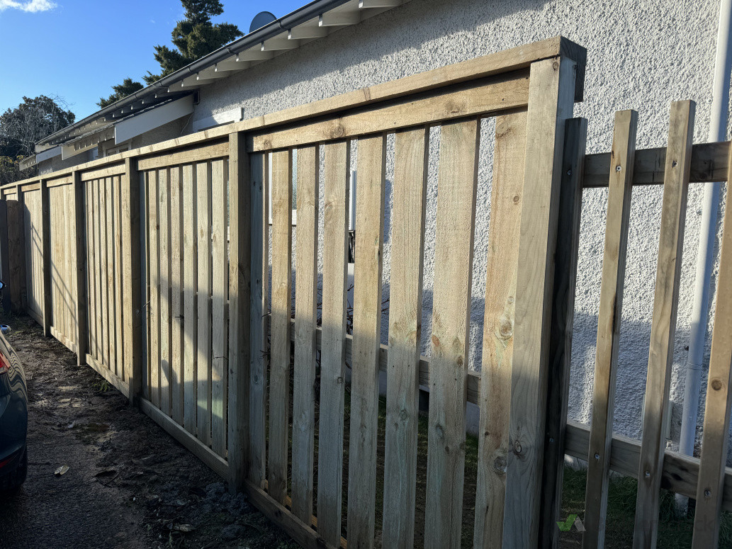 Pailing Fence