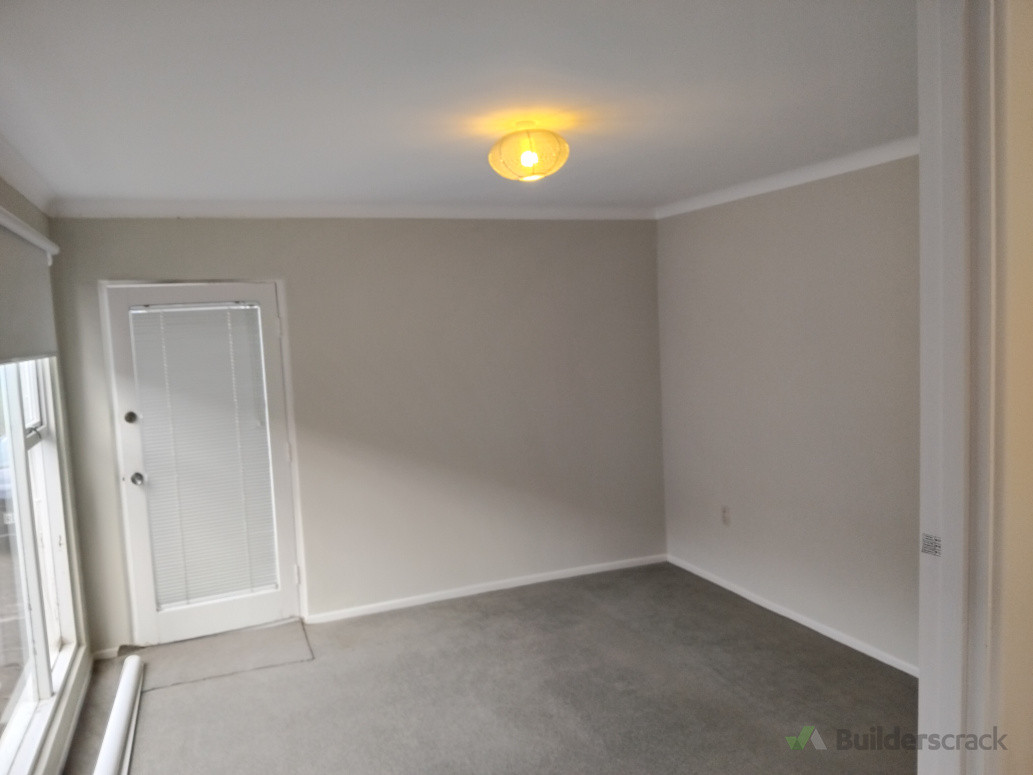 Remuera (Strip and hang wallpaper)