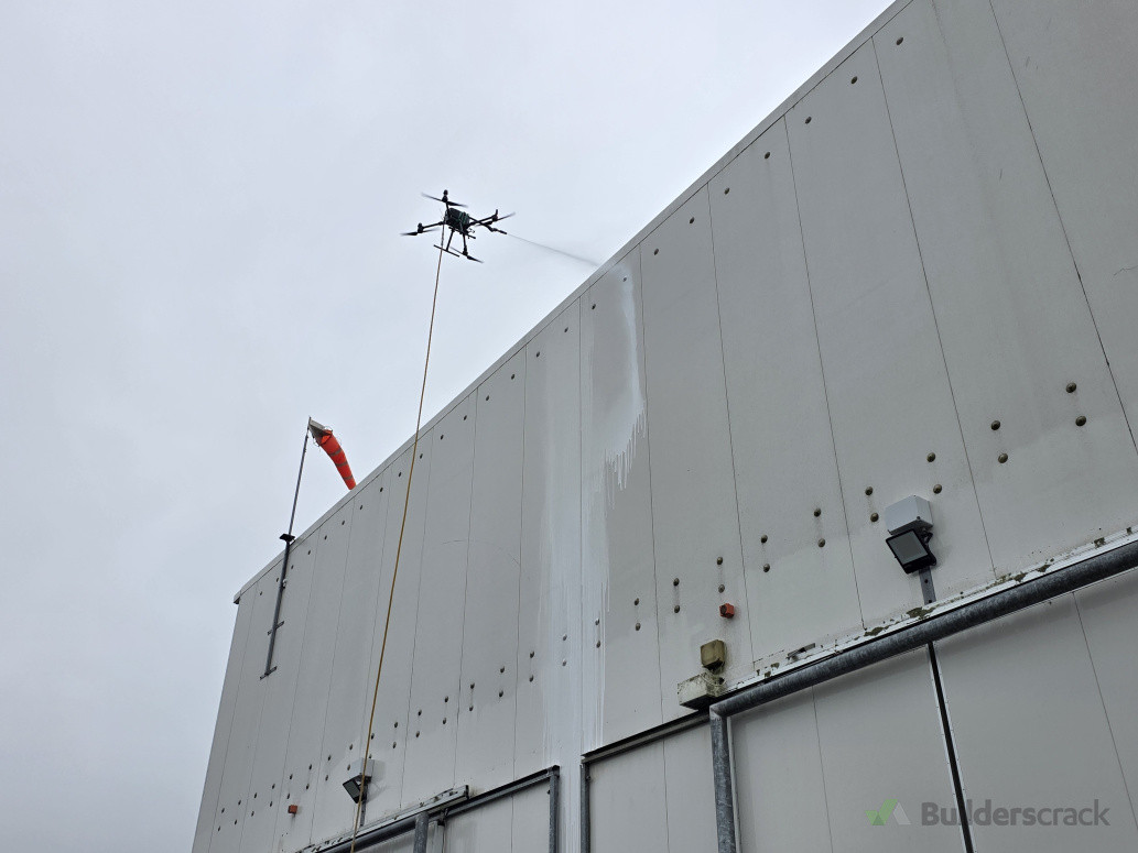 Drone cleaning cold stores
