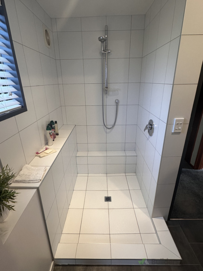 Changed the aesthetics of the place with new grout and silicone