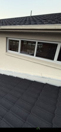 New side apron for water tightness