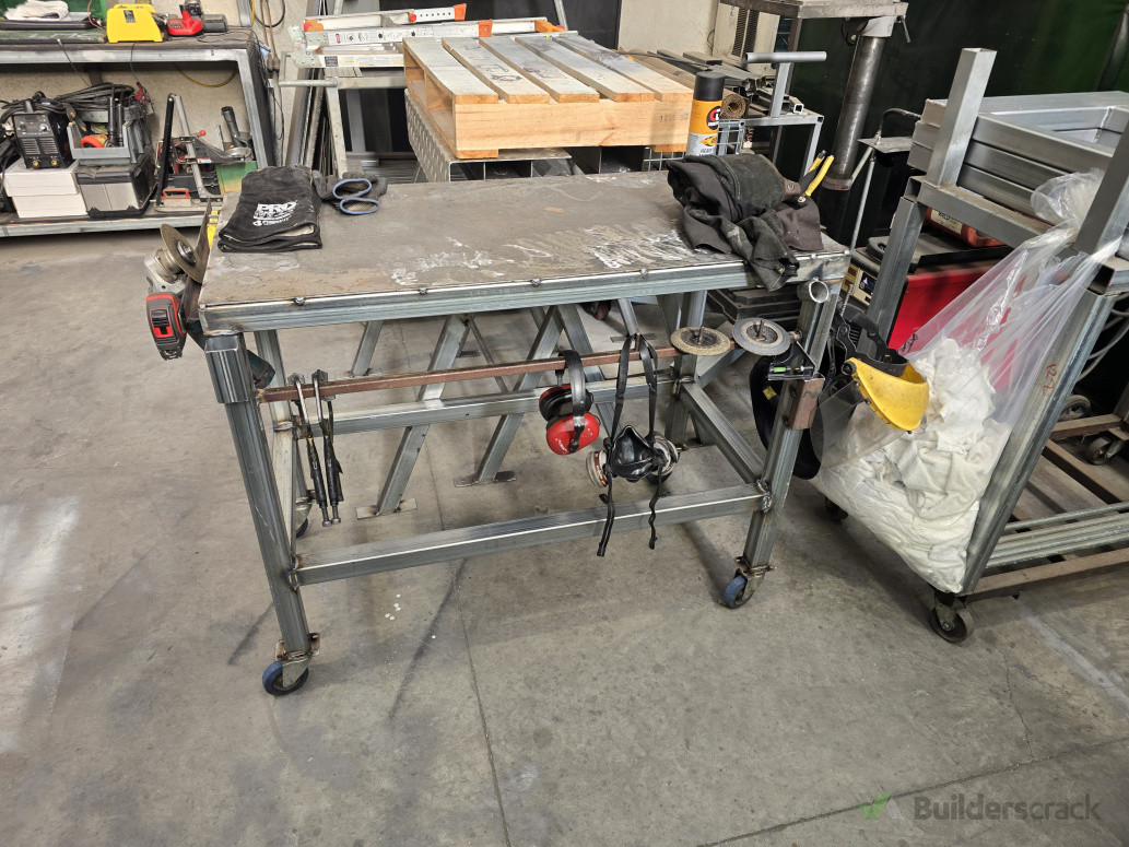 Welding table.