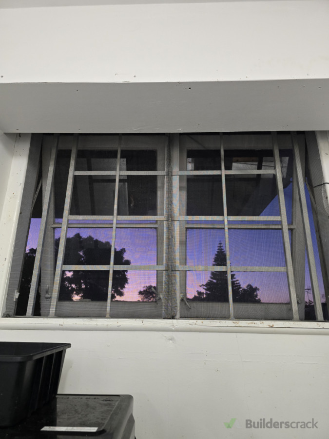 Security screen for restaurant kitchen.