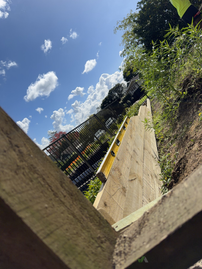 Retaining wall