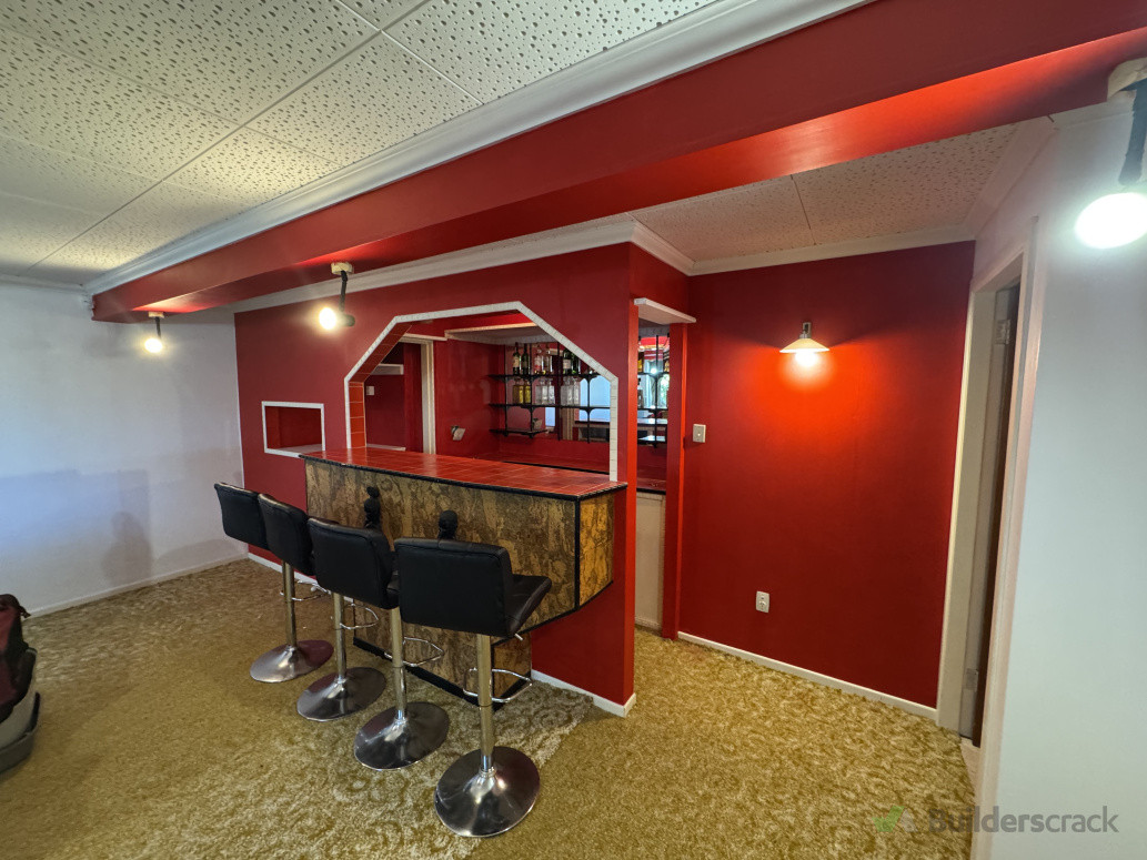 paint bar (game room)