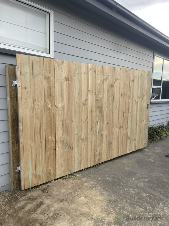 Successfully  completed customised gate fabrication and installation