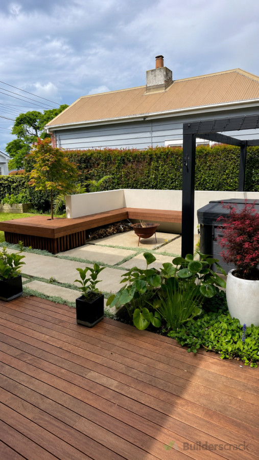 Devonport deck and floating bench with concrete steppers and custom pergola