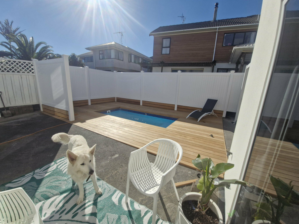 Finished deck & pool & fence