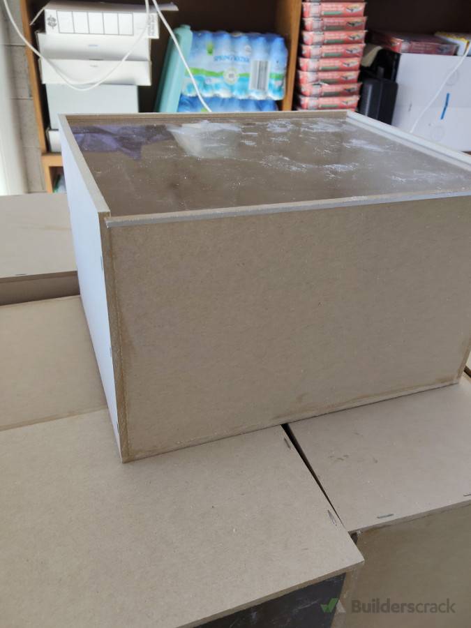 Perspex sheet fitting to the boxs