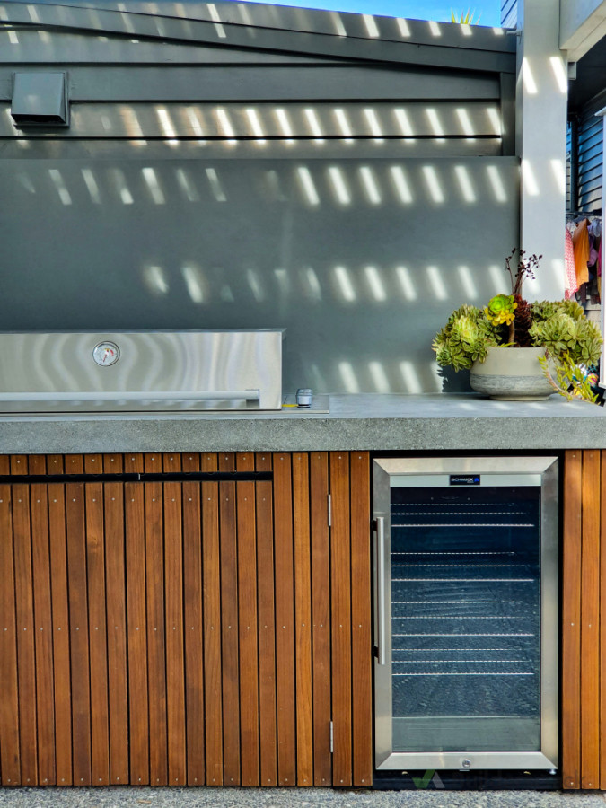 Custom made outdoor kitchen with pergola