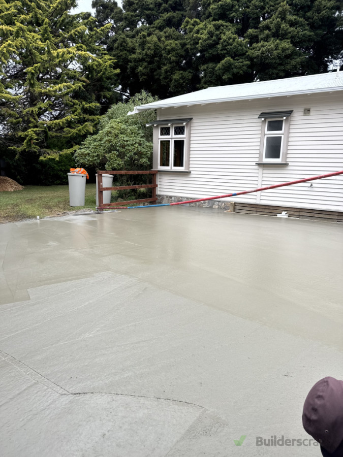 Box and pour finished 9m3 concrete drive way
