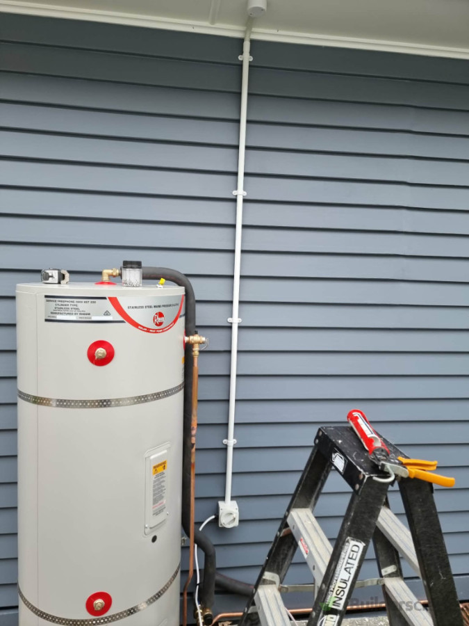 Hot water cylinder installation