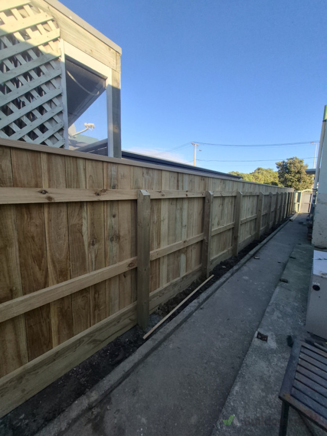 Fence with capping finish.