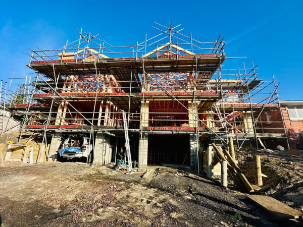 Multiple lift levels scaffold
