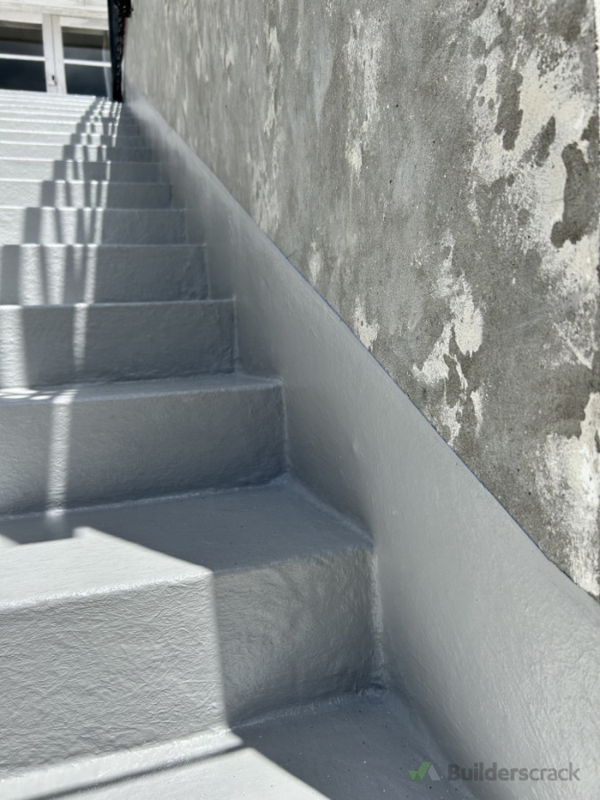 Liquid membrane reinforced with fibre glass - Balcony