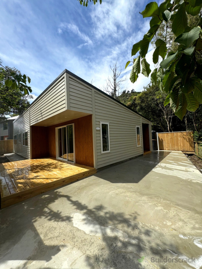Exterior & landscaping