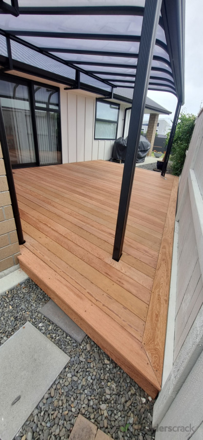 Deck build in Papamoa