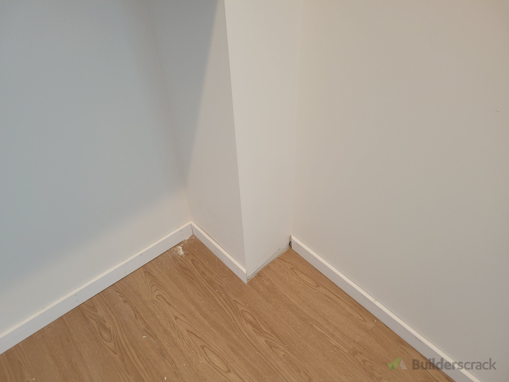 skirting board