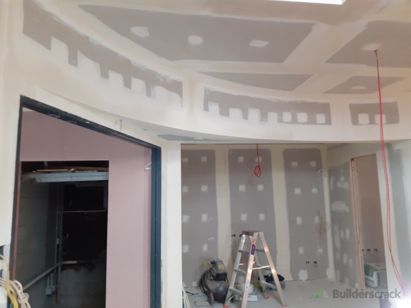 Curved bulkhead