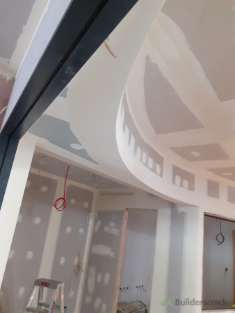 Curved bulkhead