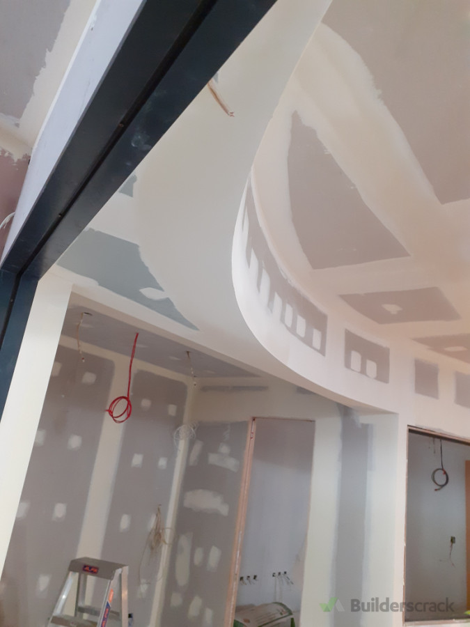 Curved bulkhead
