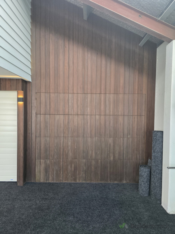 Flush mount Showroom door