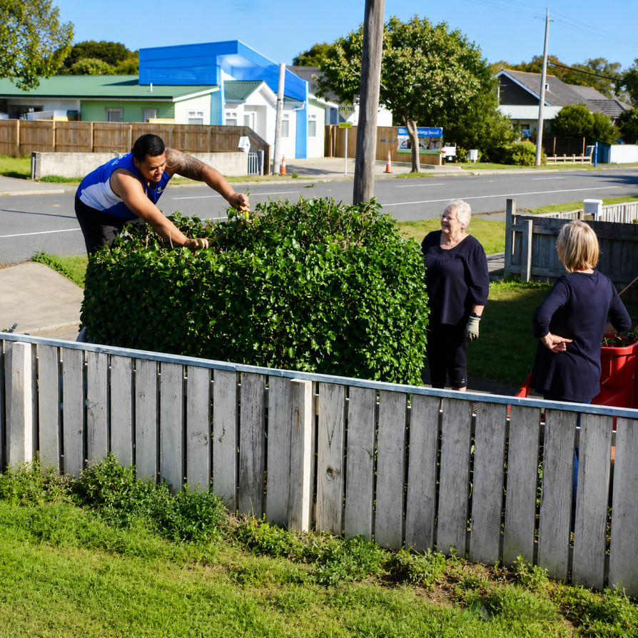 Tee’s Property Maintenance Hedge Trimming Service  This photo shows our team providing professional hedge trimming and garden maintenance services for a valued customer. Our goal is to keep outdoor spaces neat, healthy, and visually appealing while ensuri