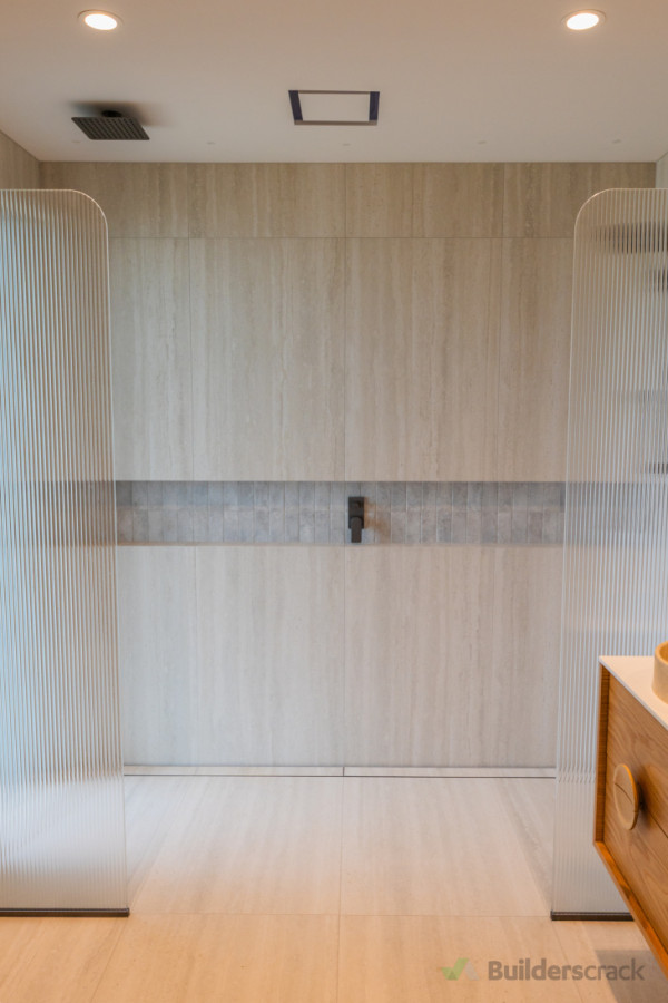 Taieri mouth   tiled ensuite